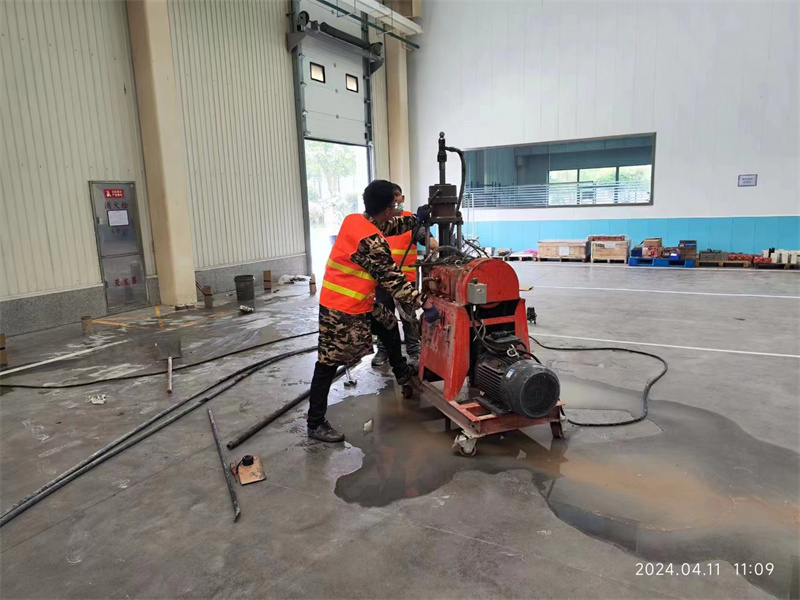 潮阳厂房地面下沉塌陷注浆加固施工